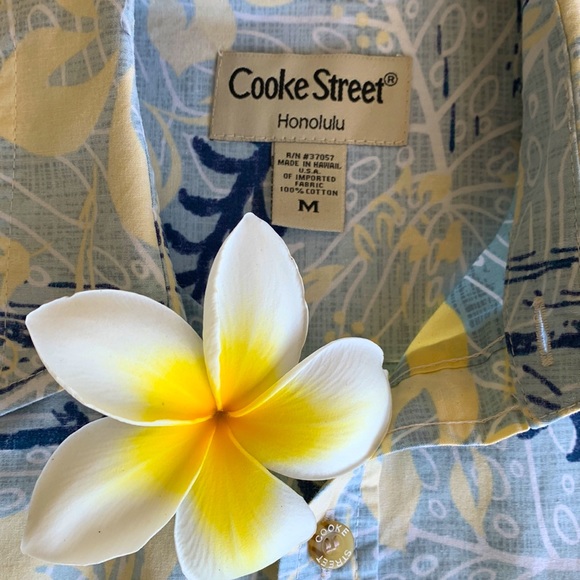 Cooke Street Honolulu Authentic Hawaiian Aloha Shirt - Medium - Picture 11 of 12